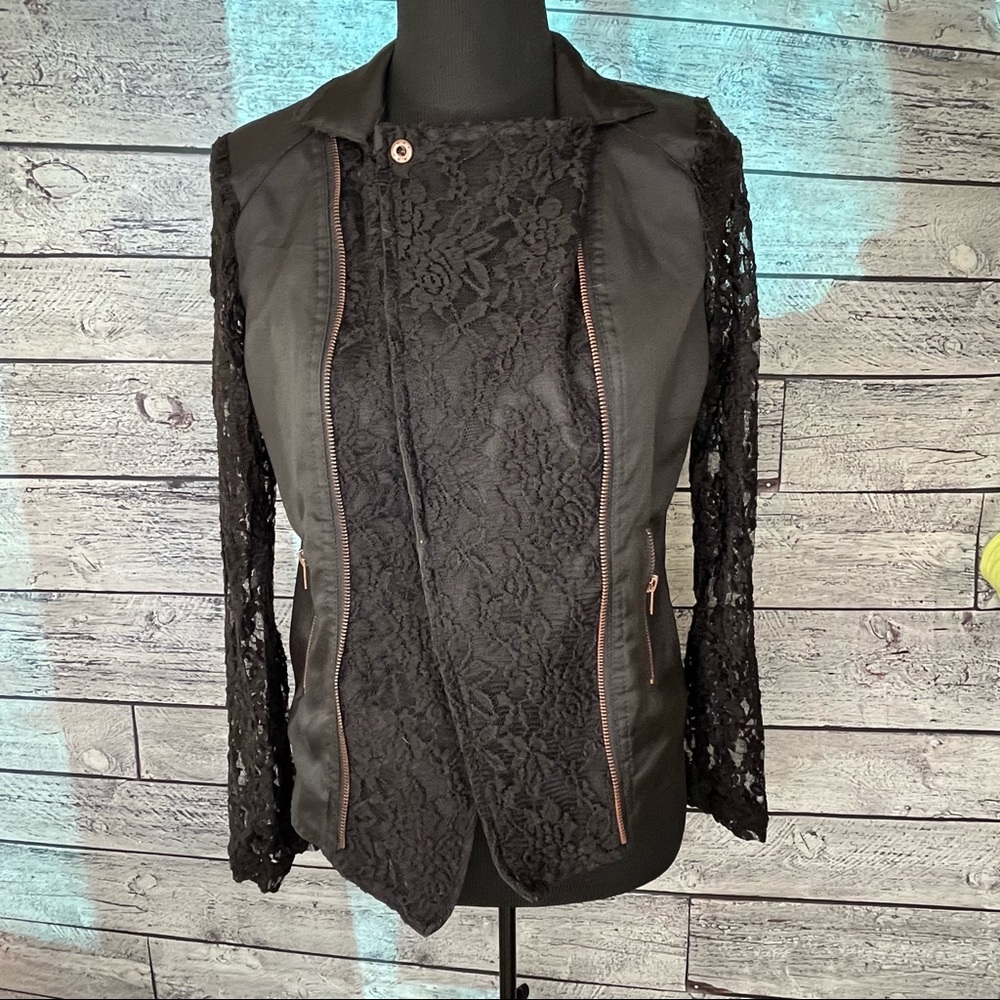 Red Snap Rocker Jacket Size Large Lace Sleeves - Picture 2 of 13